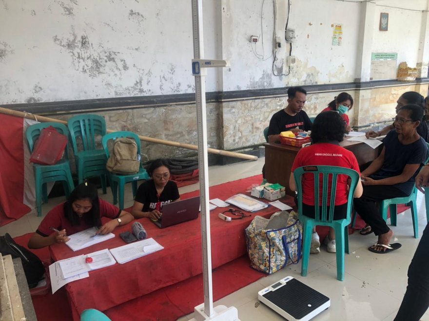 Pelaksanaan Periksa Kesehatan Gratis dari Puskesmas Marga di Banjar Dinas  Payangan Tengah   