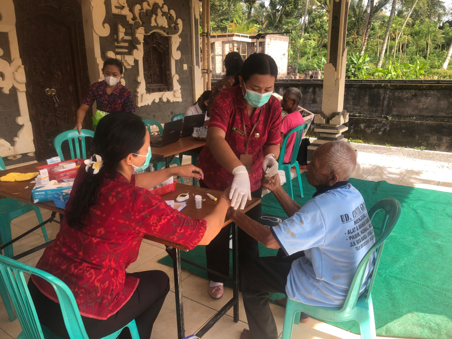 Pelaksanaan Periksa Kesehatan Gratis dari Puskesmas Marga di Banjar Dinas Alas Sandan