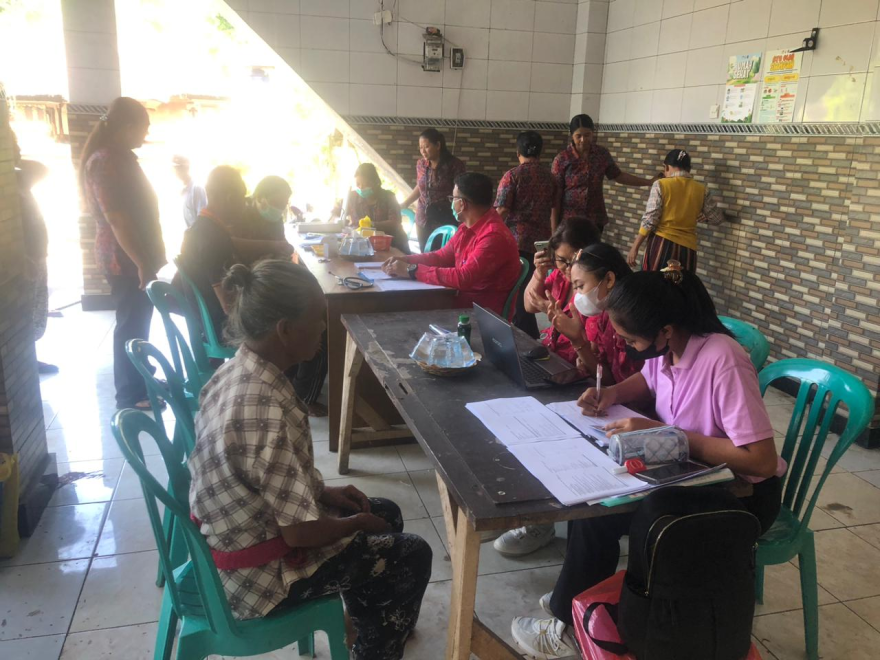 Pelaksanaan Periksa Kesehatan Gratis dari Puskesmas Marga di Banjar Dinas Payangan Gereseh